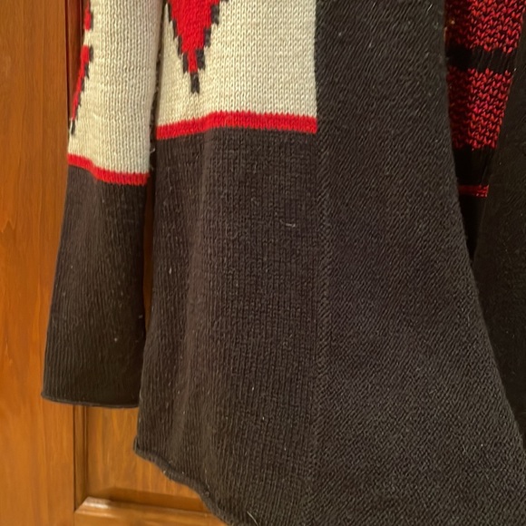 BB Dakota Wool Blend Southwest Aztec Red Black Cardigan Sweater Size Medium - Picture 5 of 9